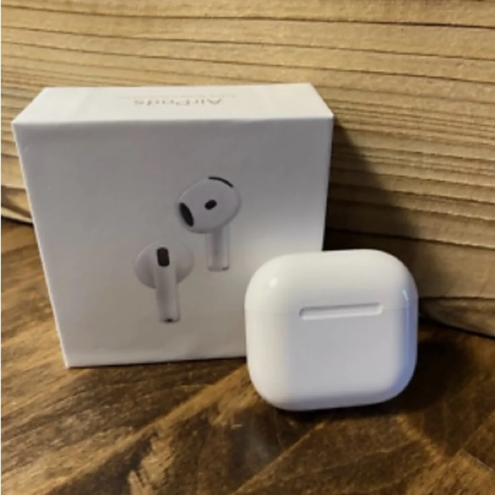Apple AirPods gen 4 with Wireless Charging Case - White